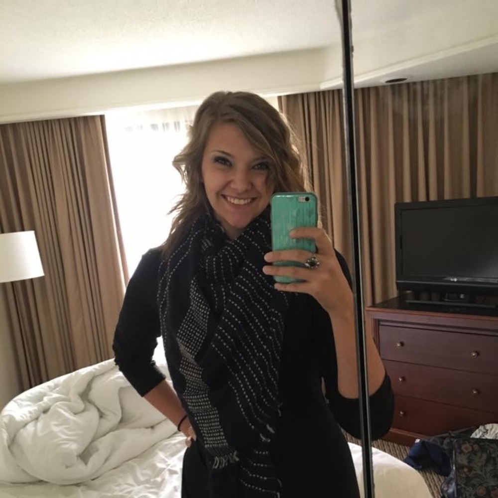 Meet your Posher, Andrea